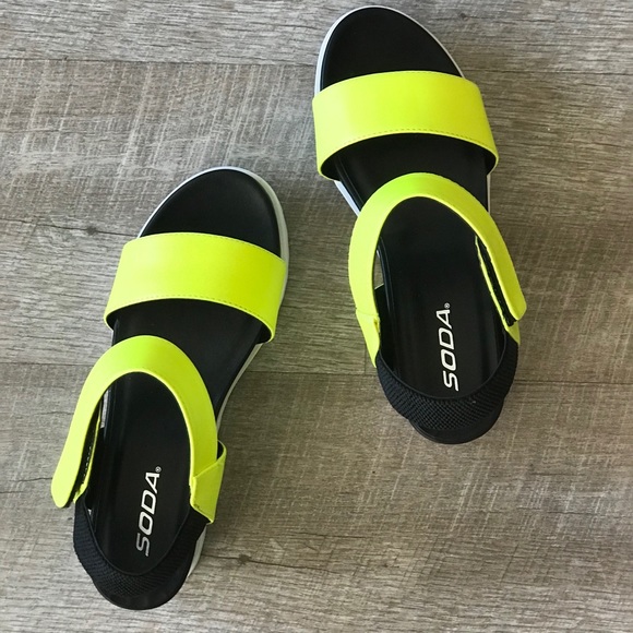 Neon Easy Strap Open Toe Lug Platform Sport Sandal - Picture 8 of 9
